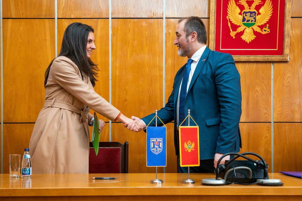 Stijović (desno), Foto: Ministarstvo poljoprivrede, šumarstva i vodoprivrede