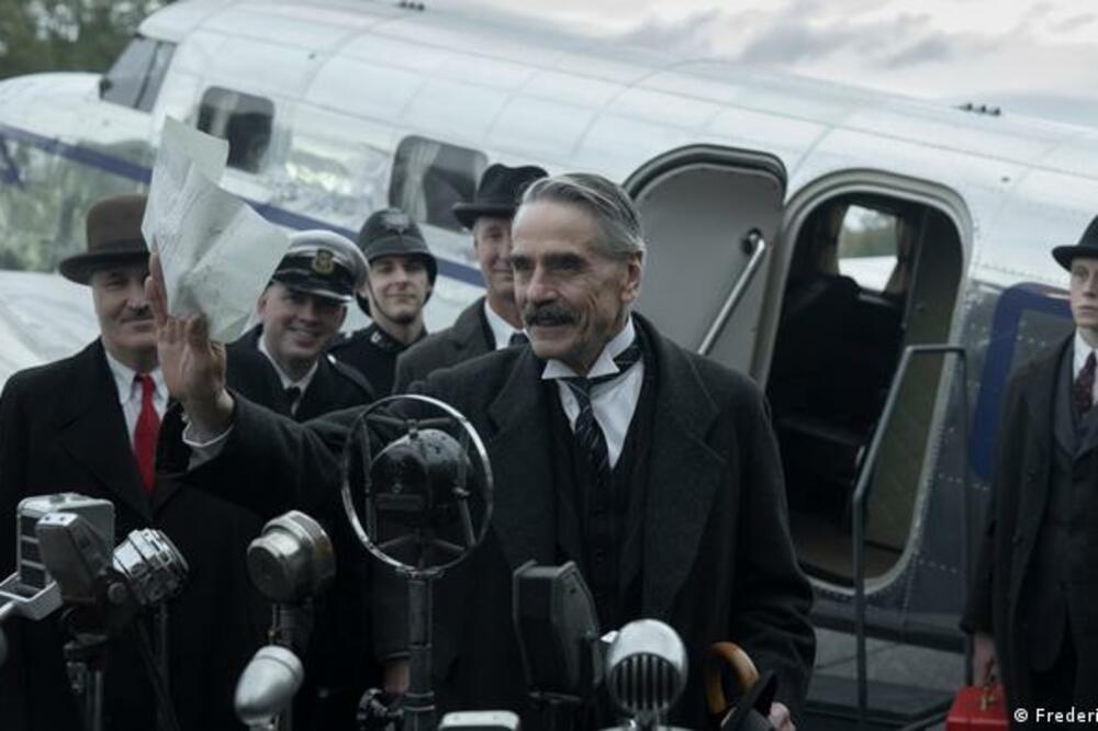 Džeremi Ajrons kao Nevil Čemberlen u filmu „Minhen - na ivici rata“, Foto: Frederic Batier/NETFLIX