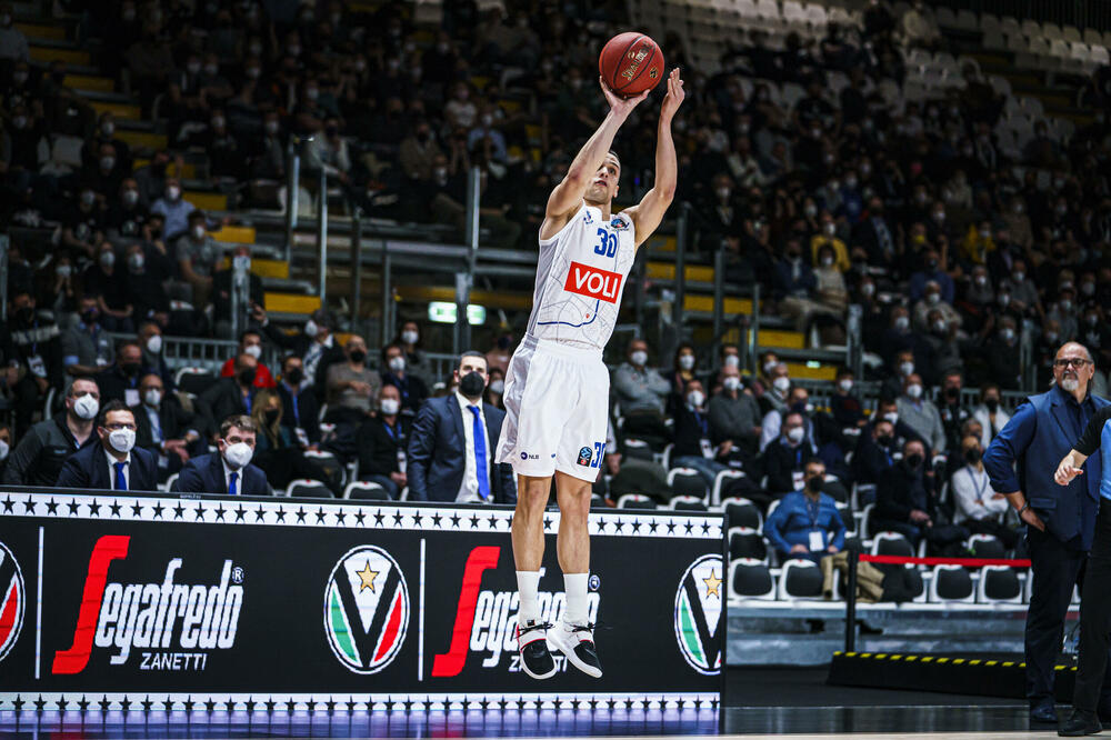 Popović na utakmici sa Virtusom, Foto: Virtus