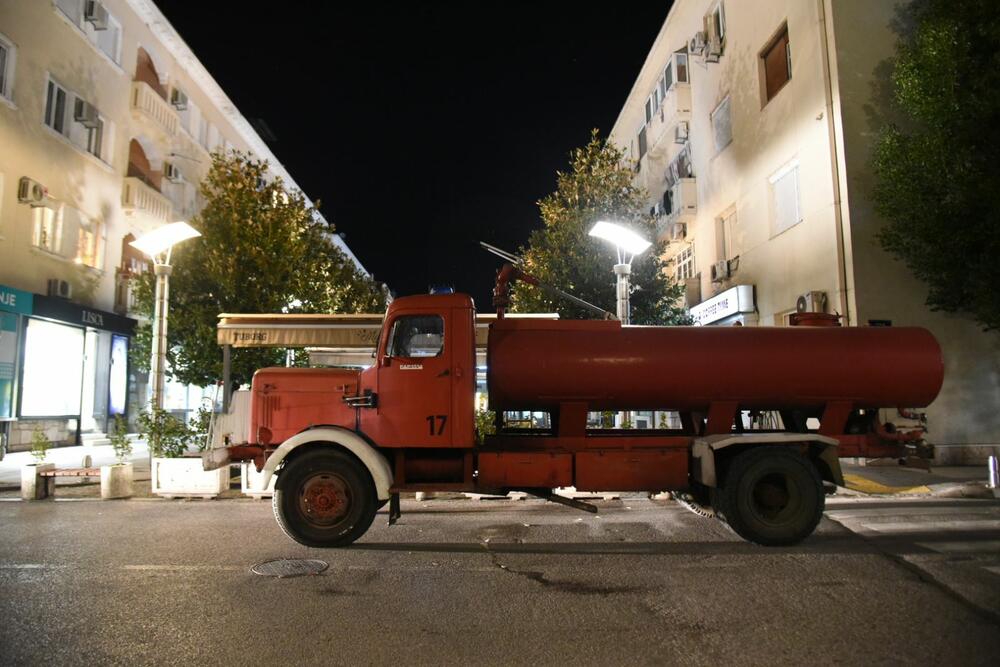 <p>U petak će biti održana vanredna sjednica Skupštine na kojoj će biti razmatrane inicijative o skraćenju mandata Skupštini i izglasavanje nepovjerenja Vladi</p>