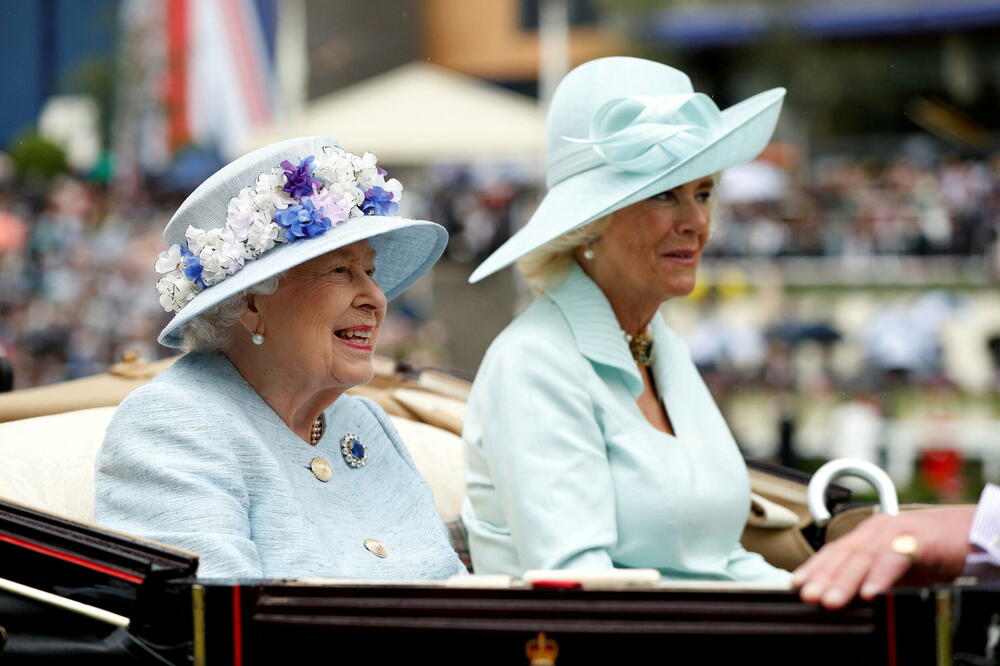 Elizabeta II i Kamila, Foto: Reuters