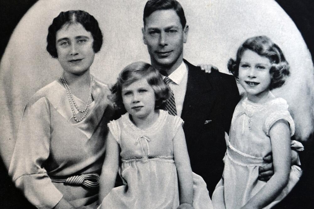 Mlada princeza Elizabeta (desno), sa mlađom sestrom Margaret i roditeljima Vojvodom i Vojvotkinjom od Jorka, Foto: Universal History Archive/Getty Images