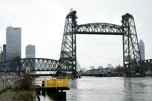 Istorijski most u Roterdamu star 114 godina će biti razmontiran...