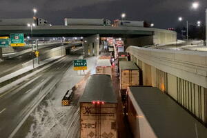 Protest protiv obavezne vakcinacije: Vozači kamiona u Kanadi...