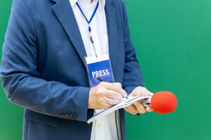 Sindikat medija i NVO "35mm" osudili napad na ekipu Gradske RTV