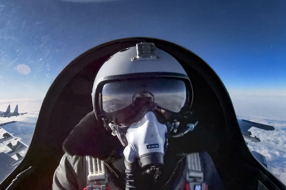 Ruski lovci tokom vježbi iznad Bjelorusije, Foto: Beta/AP