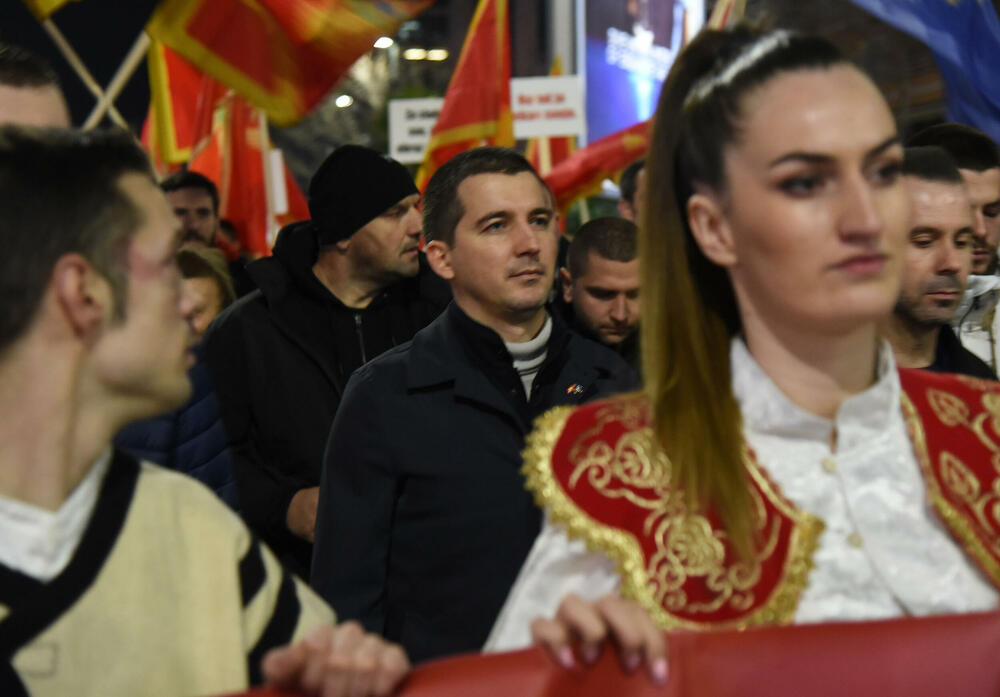 <p>"Ovih dana ujedinila se Crna Gora koja ne trpi nepravdu, izdaju, obmanu, prevaru...", rekao je lider Demokrata Aleksa Bečić</p>