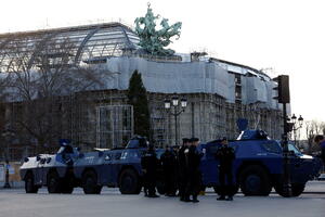 Policija zaustavila 500 vozila koja su krenula u Pariz na protest...