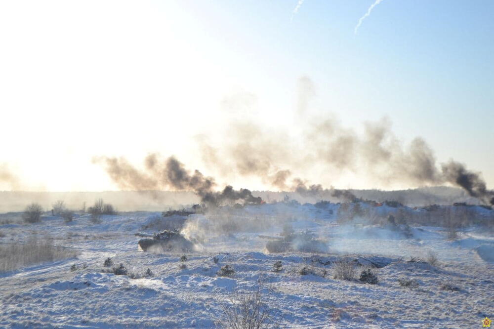 <p>Na poligonu Gožski održavaju se vojne vježbe snaga Rusije i Belorusije u regionu Grodnjenskoj oblasti. Fotografije je objavilo Ministarstvo odbrane Bjelorusije. Grodnjenska oblast u Bjelorusiji, graniči se sa Poljskom i Litvanijom</p>