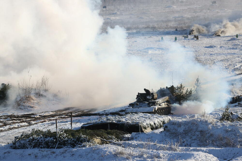 <p>Na poligonu Gožski održavaju se vojne vježbe snaga Rusije i Belorusije u regionu Grodnjenskoj oblasti. Fotografije je objavilo Ministarstvo odbrane Bjelorusije. Grodnjenska oblast u Bjelorusiji, graniči se sa Poljskom i Litvanijom</p>