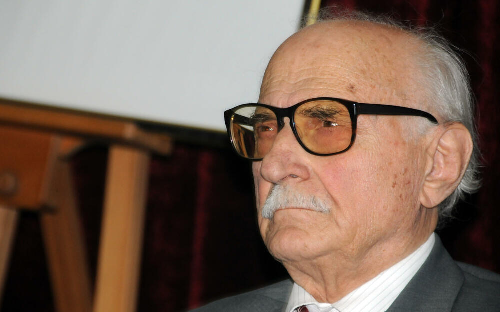 Preminuo akademik Sreten Perović