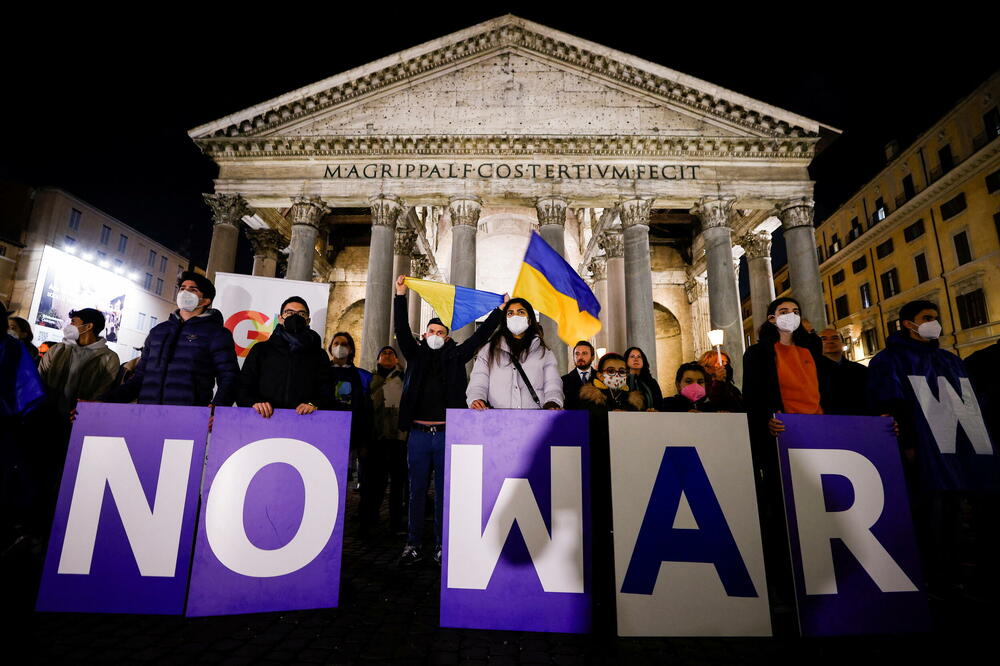 U Rimu protesti protiv rata u Ukrajini, Foto: Rojters