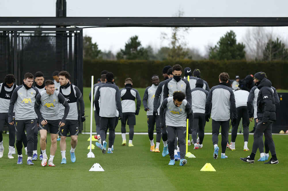 Fudbaleri Liverpula na jučerašnjem treningu, Foto: Reuters
