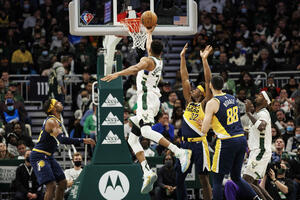 Janisovih 50 protiv Indijane, Finiks u finišu slomio Kliperse