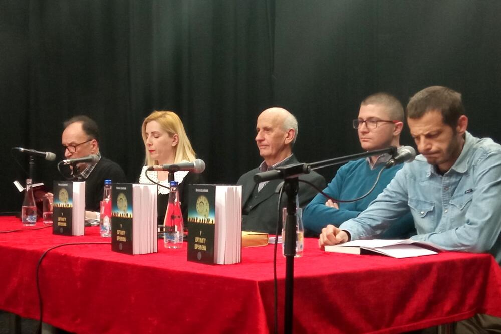 Sa promocije romana "U vrtlogu vremena" u Nikšiću, Foto: Svetlana Mandić