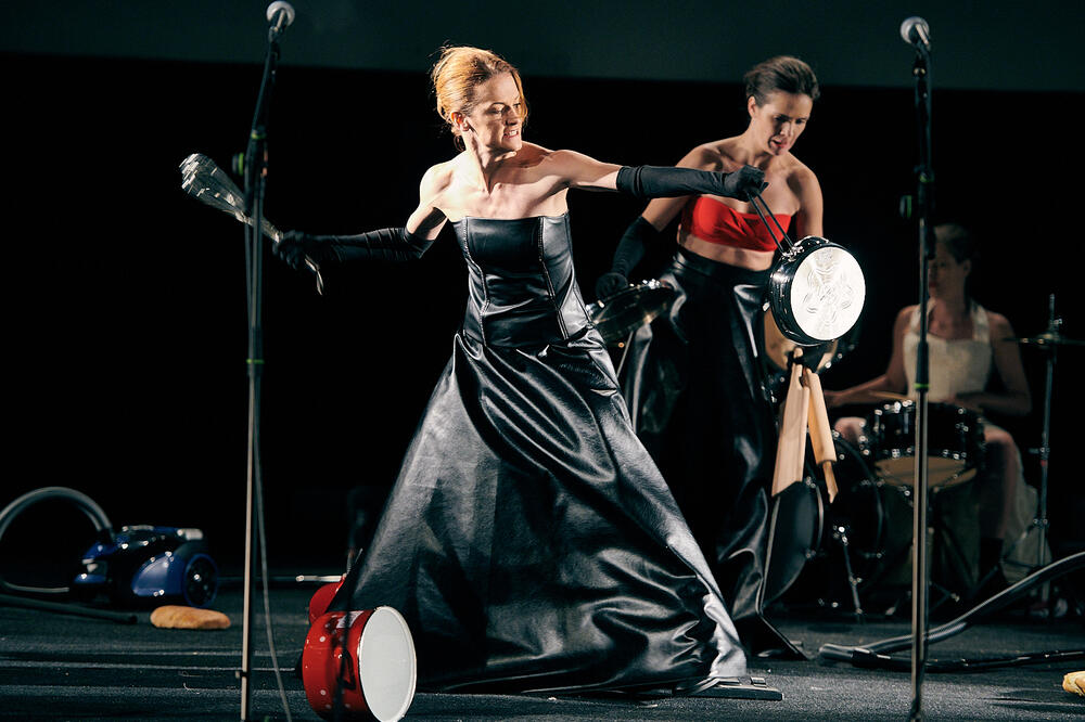 Sa jedne od ranijih izvedbi predstave "Don Kihot", Foto: barski ljetopis