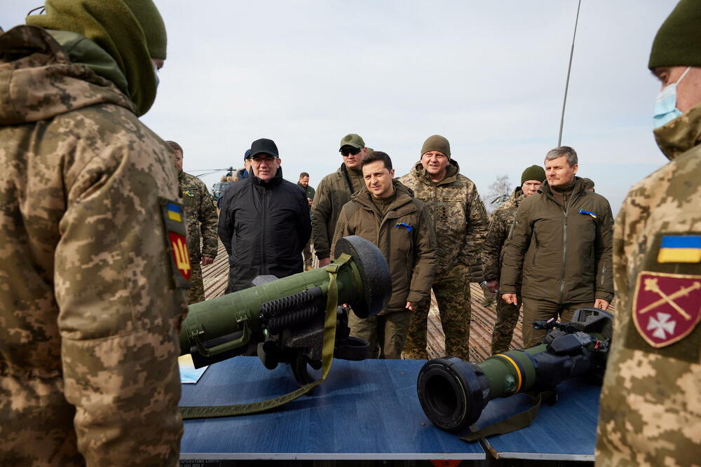 Zelenski je juče sa NATO vojnim posmatračima nadgledao vježbe ukrajinske vojske