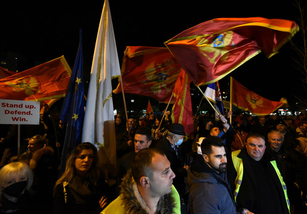 <p>"Onemogućili smo ih da u februaru, po brzoj proceduri, izaberu antidemokratsku vladu. To ne mogu sad sprovesti po kratkom naumu. Sad je sva moć u rukama potpredsjednika Skupštine Bulajića", rekao je, između ostalog, lider Demokrata</p>