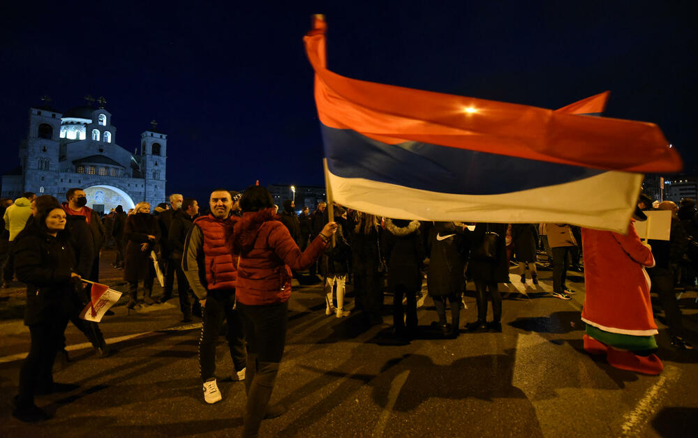 <p>"Onemogućili smo ih da u februaru, po brzoj proceduri, izaberu antidemokratsku vladu. To ne mogu sad sprovesti po kratkom naumu. Sad je sva moć u rukama potpredsjednika Skupštine Bulajića", rekao je, između ostalog, lider Demokrata</p>