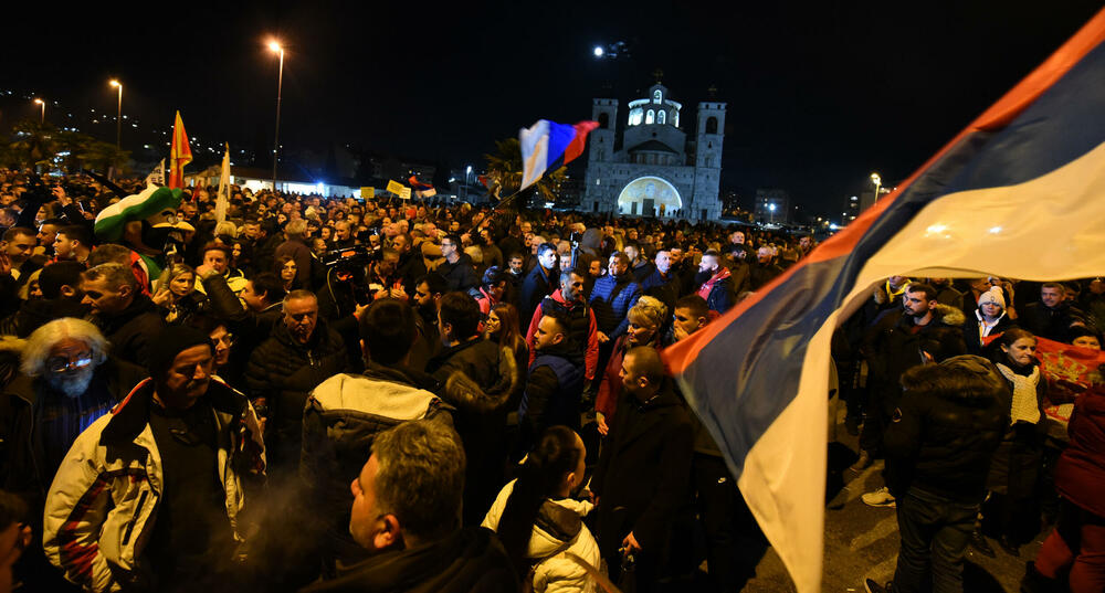 <p>"Onemogućili smo ih da u februaru, po brzoj proceduri, izaberu antidemokratsku vladu. To ne mogu sad sprovesti po kratkom naumu. Sad je sva moć u rukama potpredsjednika Skupštine Bulajića", rekao je, između ostalog, lider Demokrata</p>