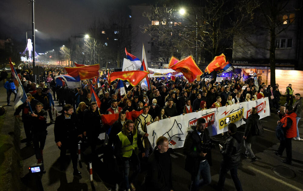 <p>"Onemogućili smo ih da u februaru, po brzoj proceduri, izaberu antidemokratsku vladu. To ne mogu sad sprovesti po kratkom naumu. Sad je sva moć u rukama potpredsjednika Skupštine Bulajića", rekao je, između ostalog, lider Demokrata</p>
