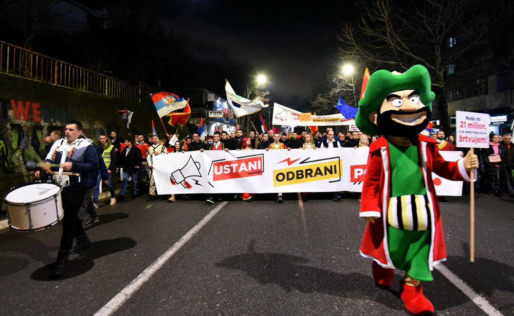 <p>"Onemogućili smo ih da u februaru, po brzoj proceduri, izaberu antidemokratsku vladu. To ne mogu sad sprovesti po kratkom naumu. Sad je sva moć u rukama potpredsjednika Skupštine Bulajića", rekao je, između ostalog, lider Demokrata</p>