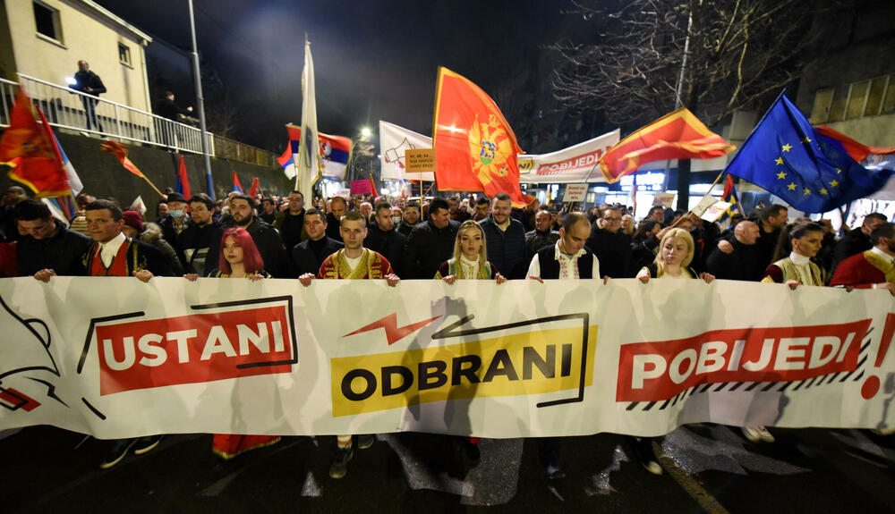 <p>"Onemogućili smo ih da u februaru, po brzoj proceduri, izaberu antidemokratsku vladu. To ne mogu sad sprovesti po kratkom naumu. Sad je sva moć u rukama potpredsjednika Skupštine Bulajića", rekao je, između ostalog, lider Demokrata</p>