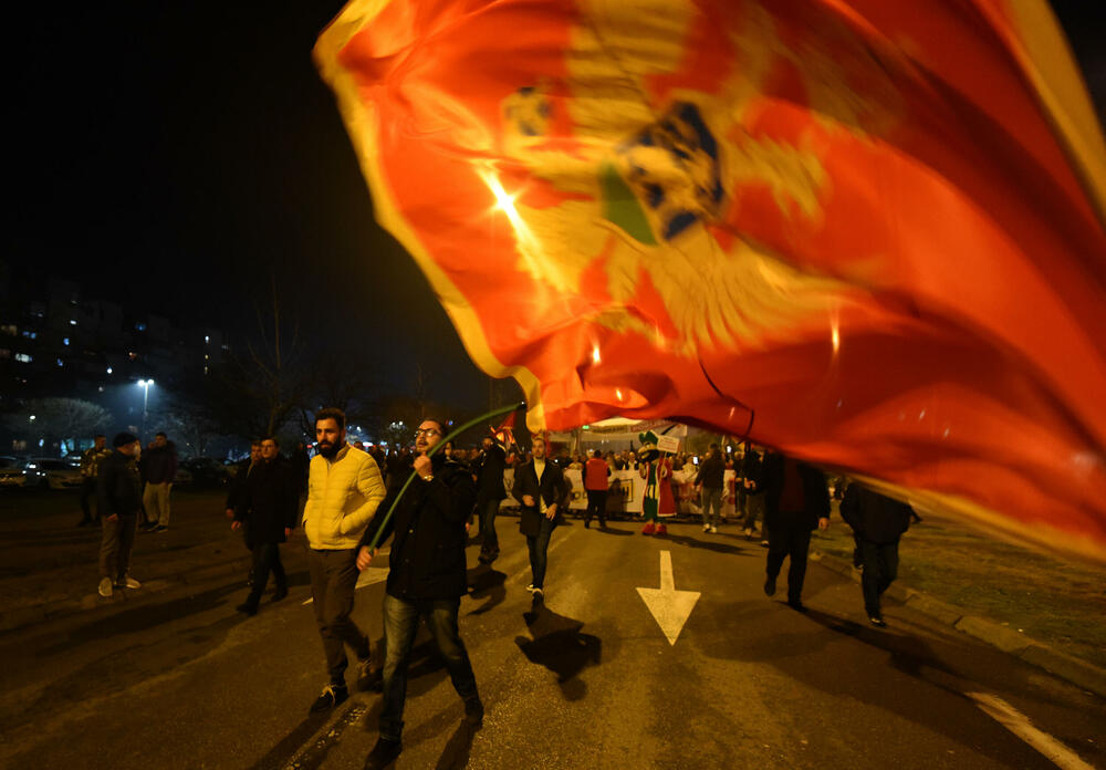 <p>"Onemogućili smo ih da u februaru, po brzoj proceduri, izaberu antidemokratsku vladu. To ne mogu sad sprovesti po kratkom naumu. Sad je sva moć u rukama potpredsjednika Skupštine Bulajića", rekao je, između ostalog, lider Demokrata</p>