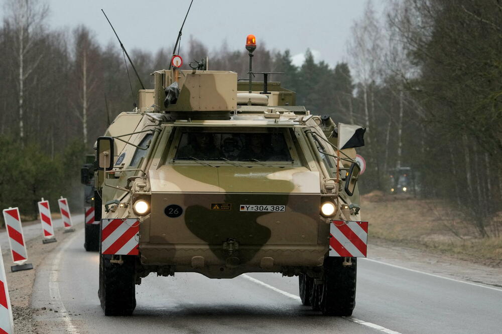 Njemački vojni konvoj stigao je juče u bazu Rukla u Litvaniji, Foto: Reuters