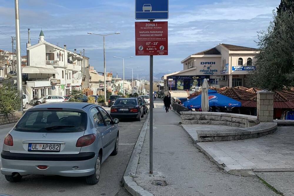 Jedno od parking mjesta u Ulcinju, Foto: Samir Adrović