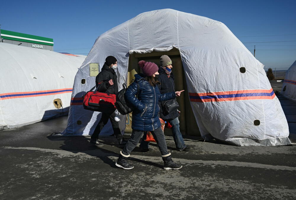 <p>Golubjev je rekao da su u Rostovskoj oblasti sva ministarstva i svi članovi vlade prešli na 24-časovni režim rada i da na svaka dva sata predaju izvještaje o situaciji</p>
