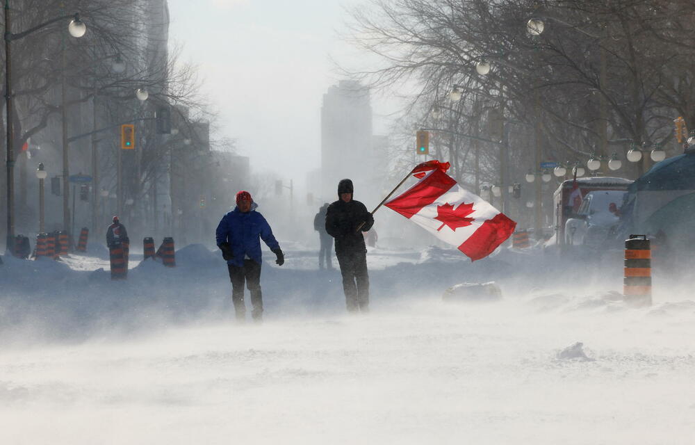 <p>Odvukla je i oko 30 vozila kako bi zaustavila proteste kamiondžija protiv mjera uvedenih u borbi protiv koronavirusa</p>