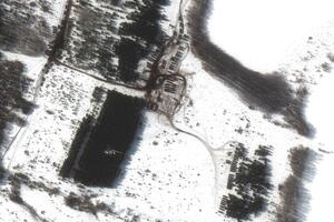 Satelitski snimci – novo grupisanje ruskih vojnika kod granice s...