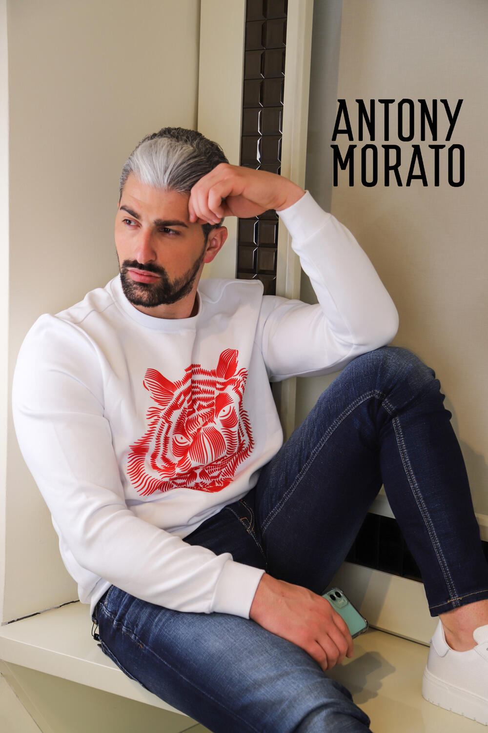 <p>U prodaji se nalazi nova kolekcija proljeće ljeto, a posebno bi izdvojili savršenu kolekciju muškog italijanskog brenda Antony Morato čiji smo eksluzivni zastupnici ,kao i Max Code muškog i ženskog brenda čija je garderoba izrađena od najkavitetnijih prirodnih materijala a čija je obuća prepoznatljiva po vrhunskpoj udobnosti i kvalitetu.</p>