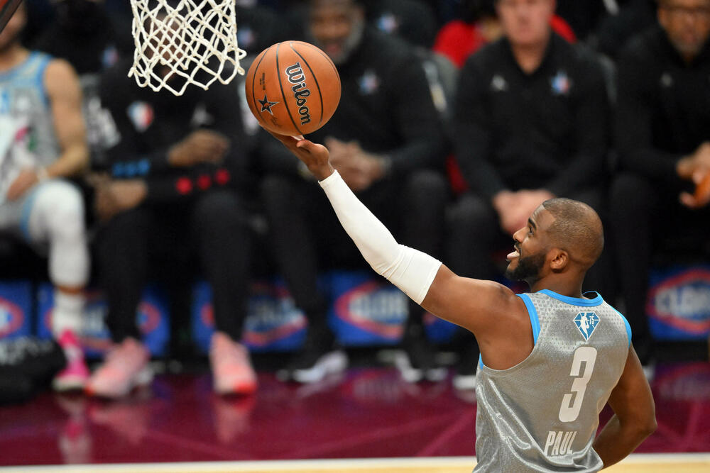 Chris Paul se je po 21 sezonah v ligi NBA vrnil v Los Angeles Clipperse