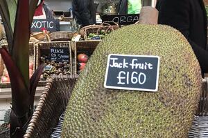 Zašto komad voća na londonskoj pijaci košta skoro 200 eura?