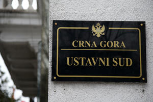 Ustavni sud obustavio postupke po žalbama Leposavića