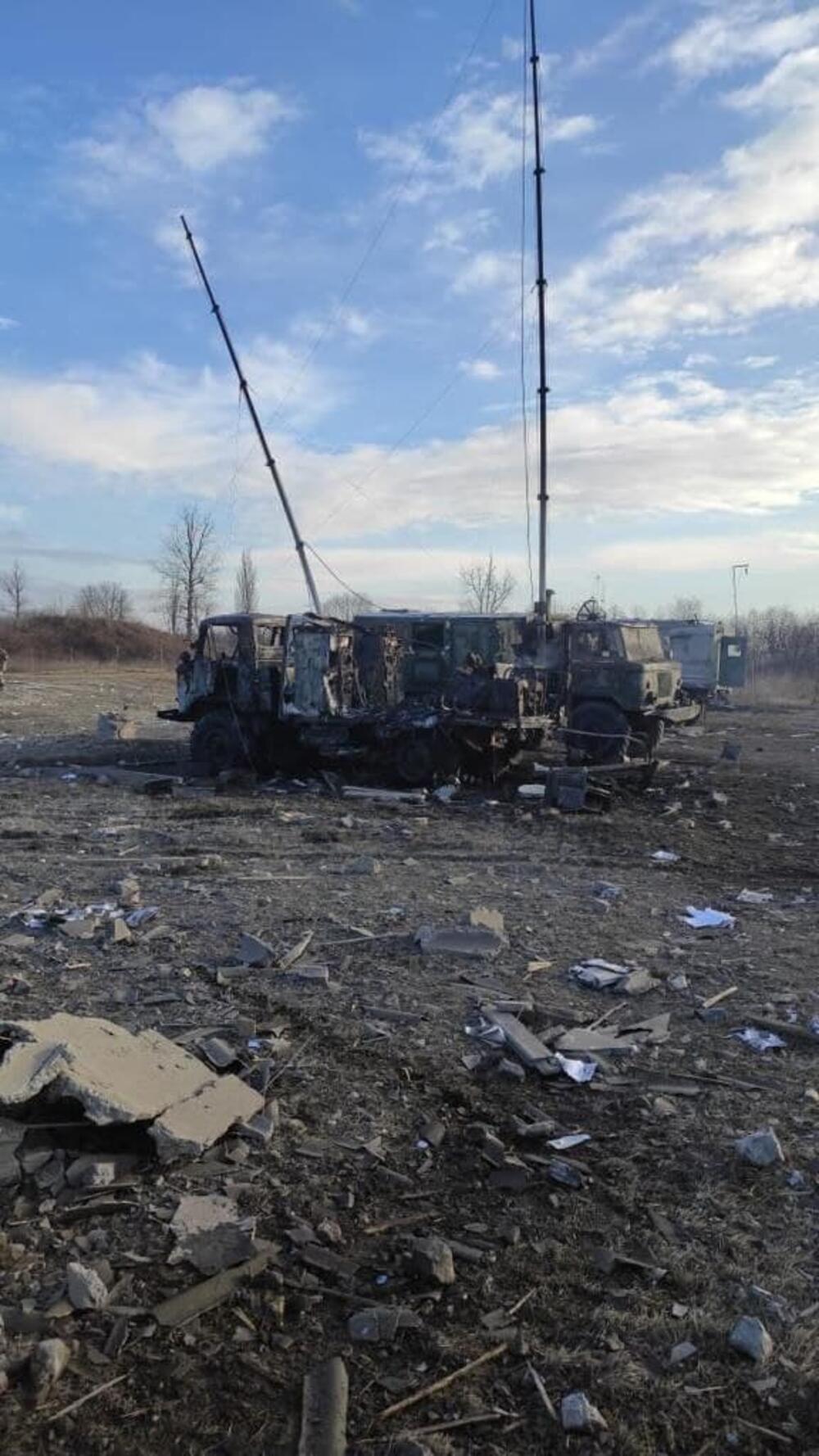 <p>Oni su medijima proslijedili fotografije i navode da se rade o "posljedicama gađanja ruskih raketa po objektima u Ukrajini"</p>