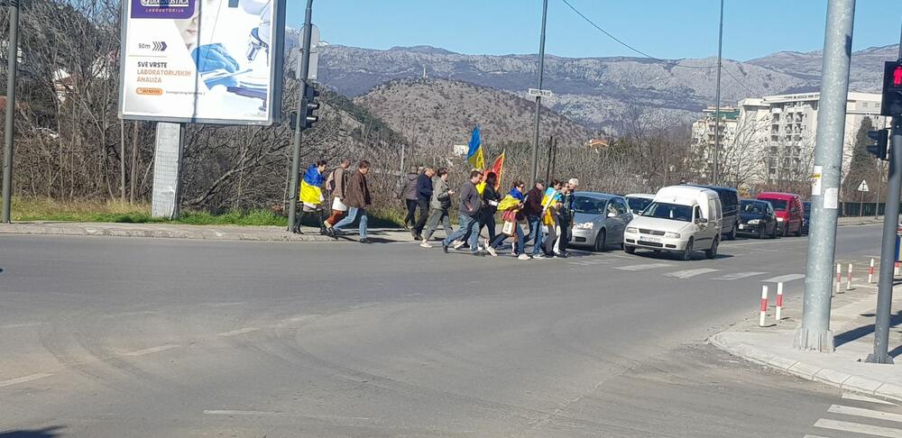 protest ispred ambasade Ukrajine