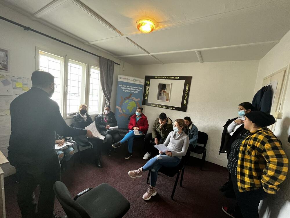 <p>Obuka je organizovana kroz zajednički projekat Evropske unije i Vlade Crne Gore, &bdquo;Socijalno uključivanje Roma/Romkinja i Egipćana/Egipćanki uz posredovanje saradnika za inkluziju&ldquo;</p>