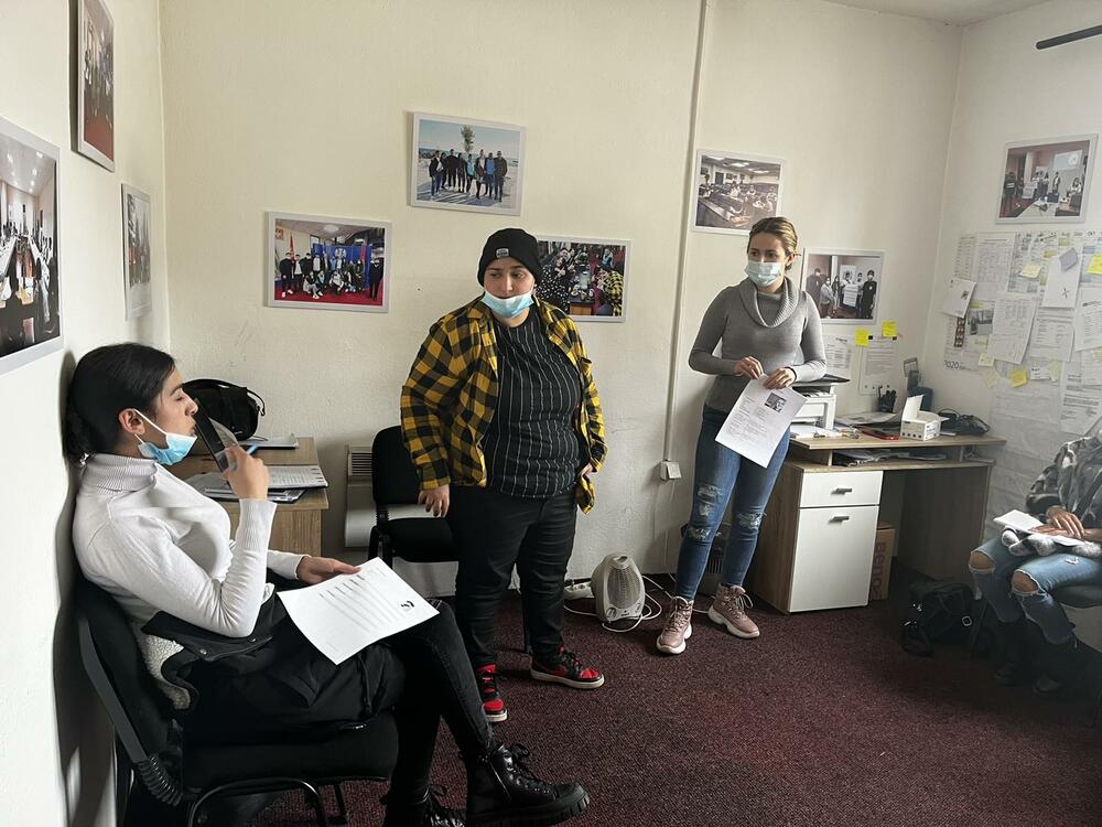 <p>Obuka je organizovana kroz zajednički projekat Evropske unije i Vlade Crne Gore, &bdquo;Socijalno uključivanje Roma/Romkinja i Egipćana/Egipćanki uz posredovanje saradnika za inkluziju&ldquo;</p>