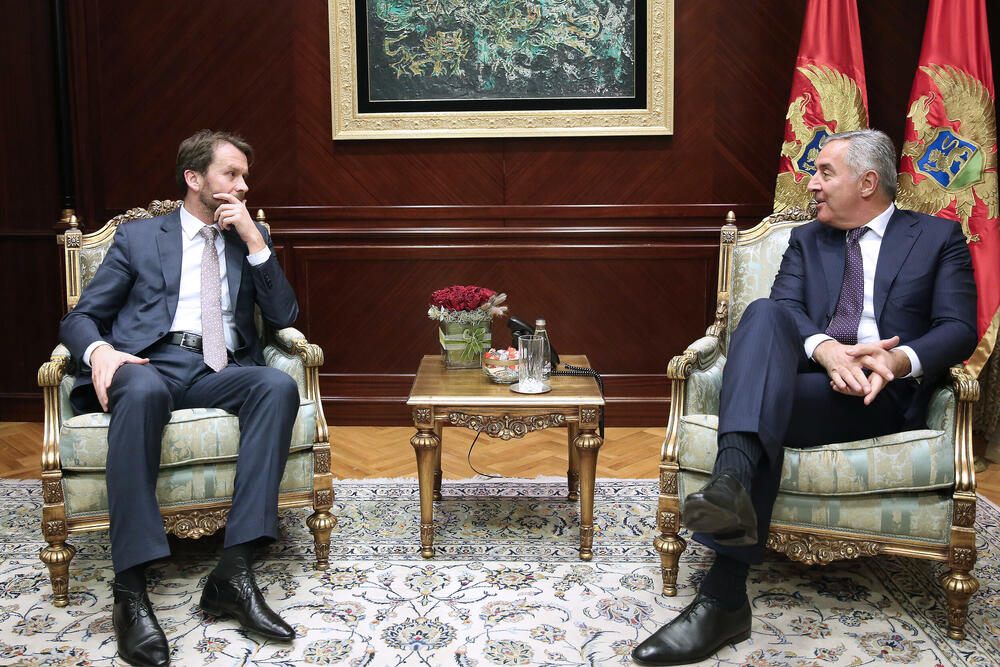 Raško Konjević, Milo Đukanović