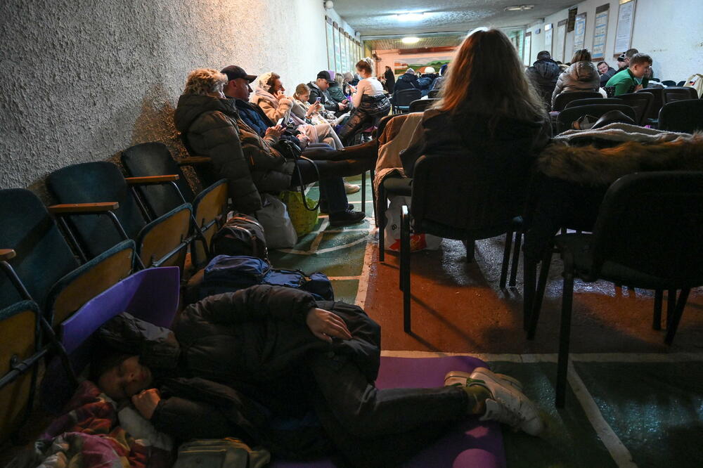Iz jednog od skloništa u Kijevu, Foto: Reuters