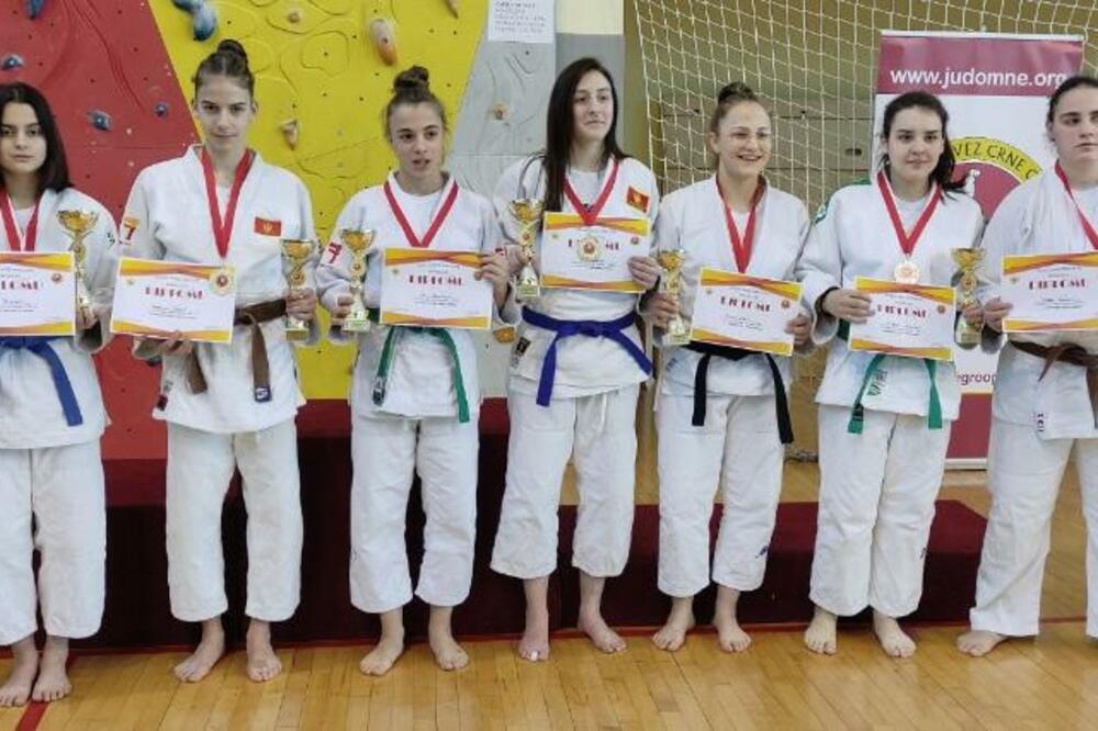 Juniorske prvakinje Crne Gore, Foto: DŽSCG