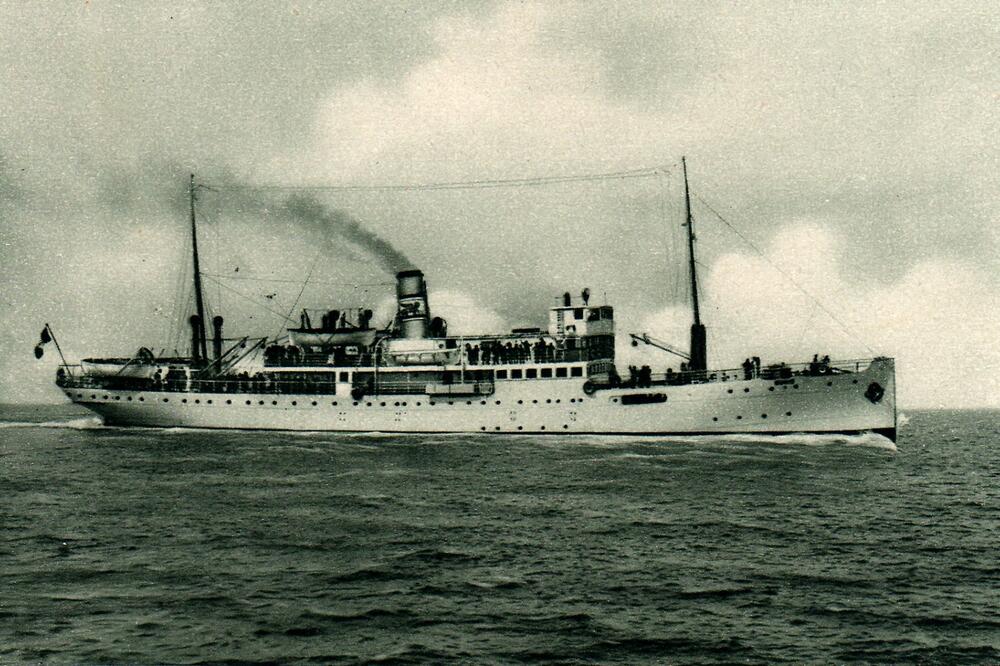 Parabrod "Duino", Foto: Siniša Luković, privatna arhiva