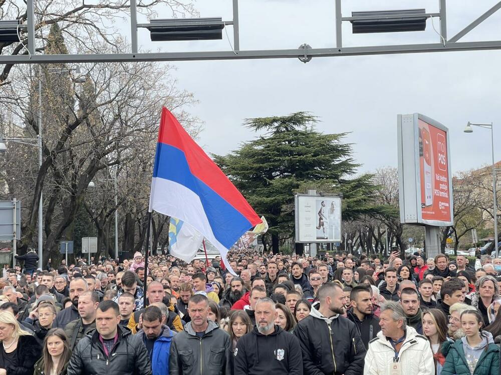 <p>"Molimo se Bogu, kako je on nas osnaživao ljubavlju, da i njega Bog ukrijepi da sačuva jedinstvo svoga naroda i kanonsko jedinstvo Ukrajinske pravoslavne crkve, u zajednici sa svim svetim Božijim crkvama", kazao je mitropolit crnogorsko-primorski</p>