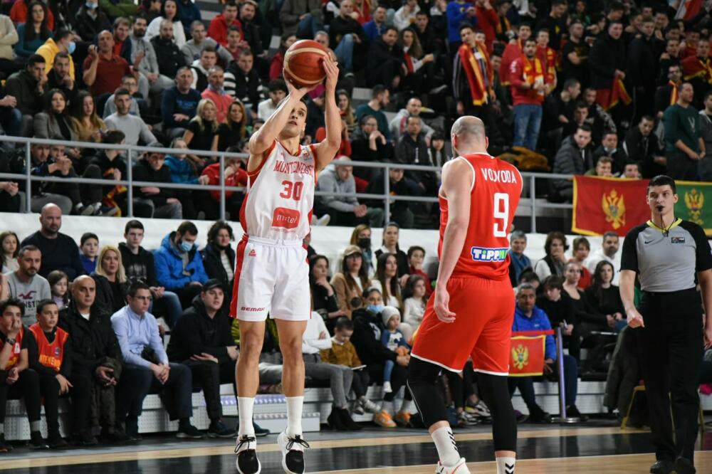 Popović očekuje da ekipa da sve od sebe u završnici kvalifikacija za Mundobasket, Foto: Luka Zeković