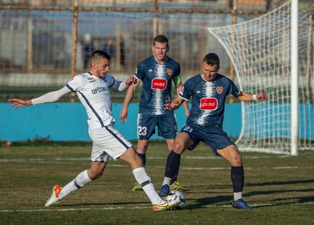 Sa meča Zeta - Mornar