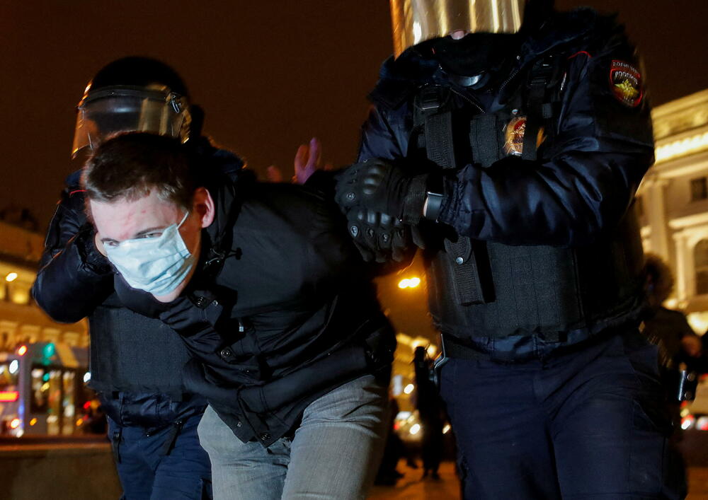 <p>"France 24" javlja da je do utorka policija privela više od 6.500 demonstranata</p>