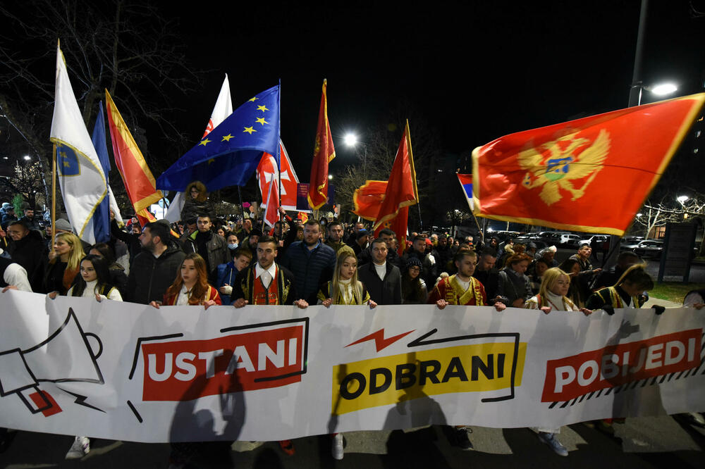 Sa večerašnjeg protesta, Foto: Boris Pejović